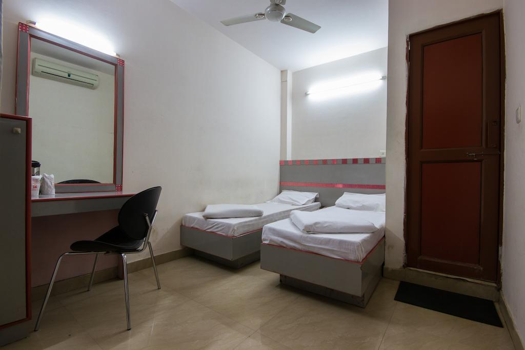 Hotel Kwality New Delhi Buitenkant foto