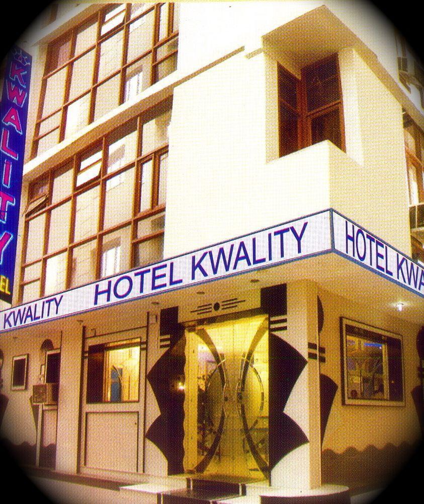 Hotel Kwality New Delhi Buitenkant foto