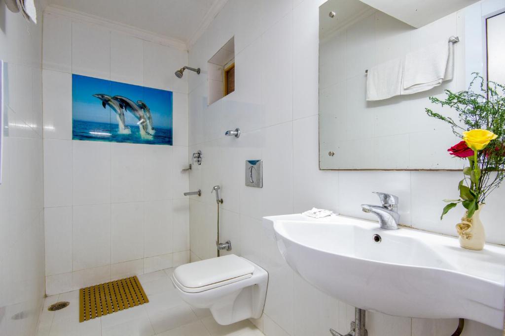 Hotel Kwality New Delhi Buitenkant foto