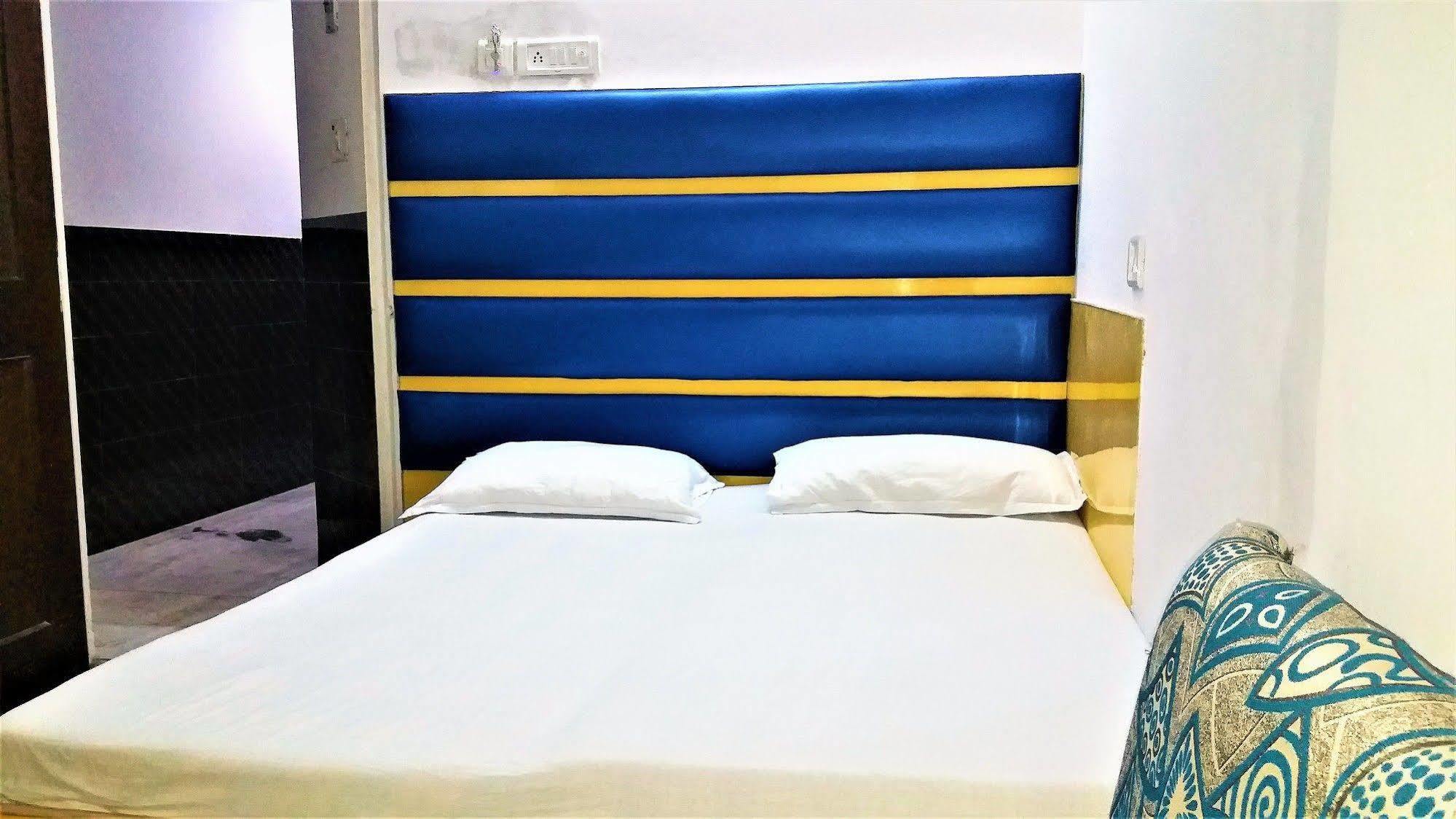 Hotel Kwality New Delhi Buitenkant foto